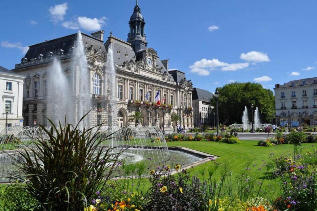 Cygne Jaune - Opera / Cathedrale ตูร์ ภายนอก รูปภาพ